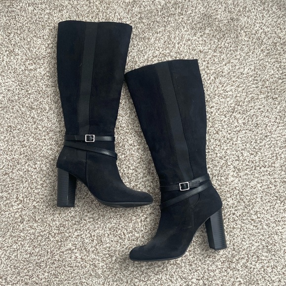 Women’s Boots - Picture 1 of 3